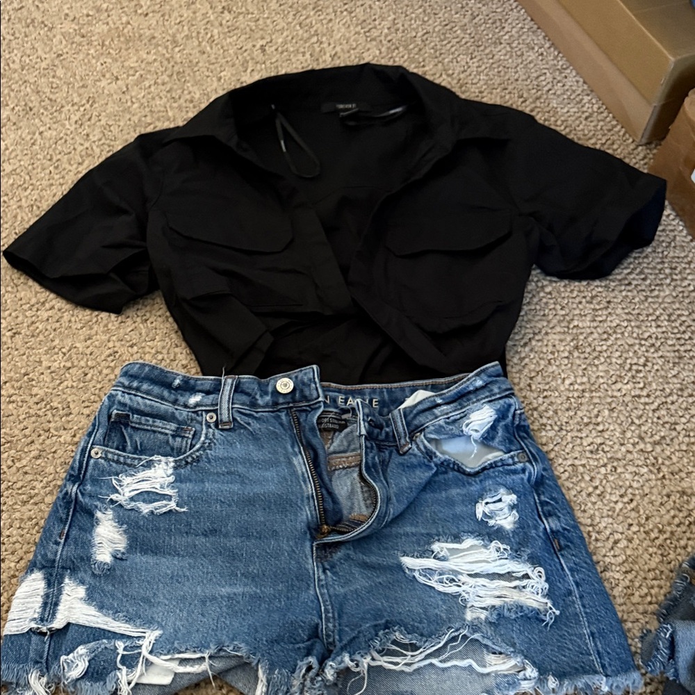 Black Women's Top size m w Ae shorts size 6